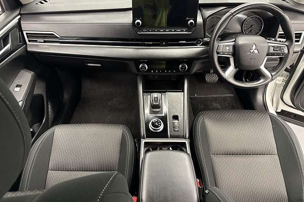 2023 Mitsubishi Outlander LS ZM