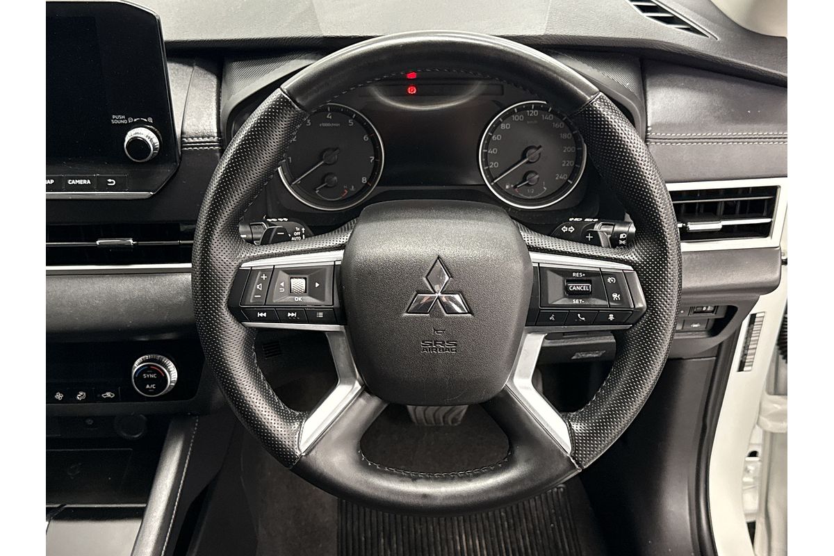2023 Mitsubishi Outlander LS ZM