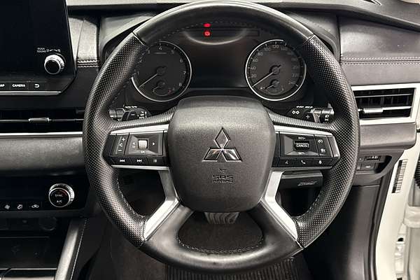 2023 Mitsubishi Outlander LS ZM