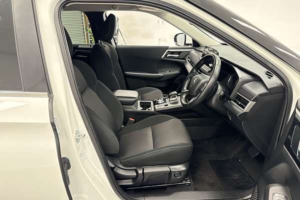2023 Mitsubishi Outlander LS ZM