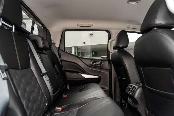 2025 Nissan Navara ST-X D23 4X4