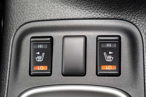 2025 Nissan Navara ST-X D23 4X4