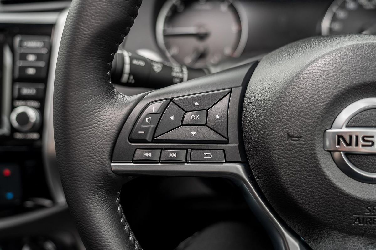 2025 Nissan Navara ST-X D23 4X4