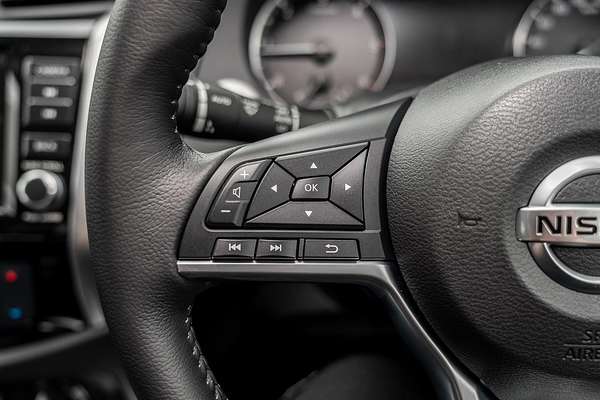 2025 Nissan Navara ST-X D23 4X4