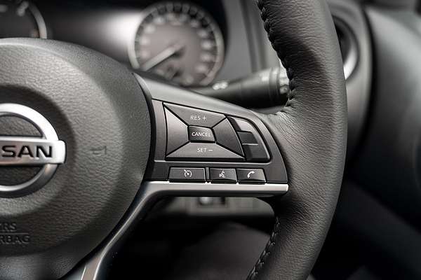 2025 Nissan Navara ST-X D23 4X4