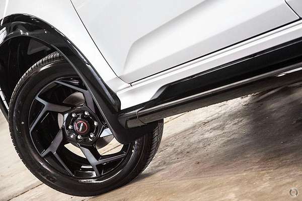 2025 Isuzu MU-X X-TERRAIN