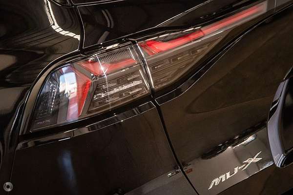 2025 Isuzu MU-X X-TERRAIN