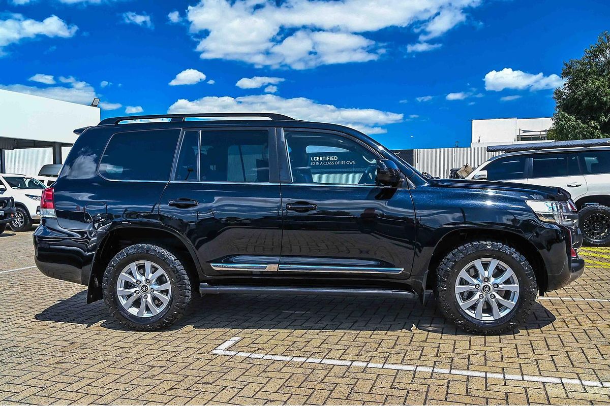 2016 Toyota Landcruiser Sahara VDJ200R