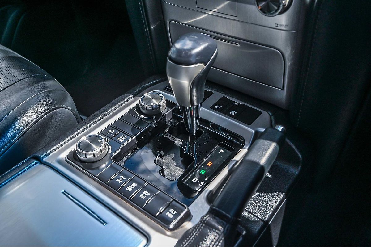 2016 Toyota Landcruiser Sahara VDJ200R