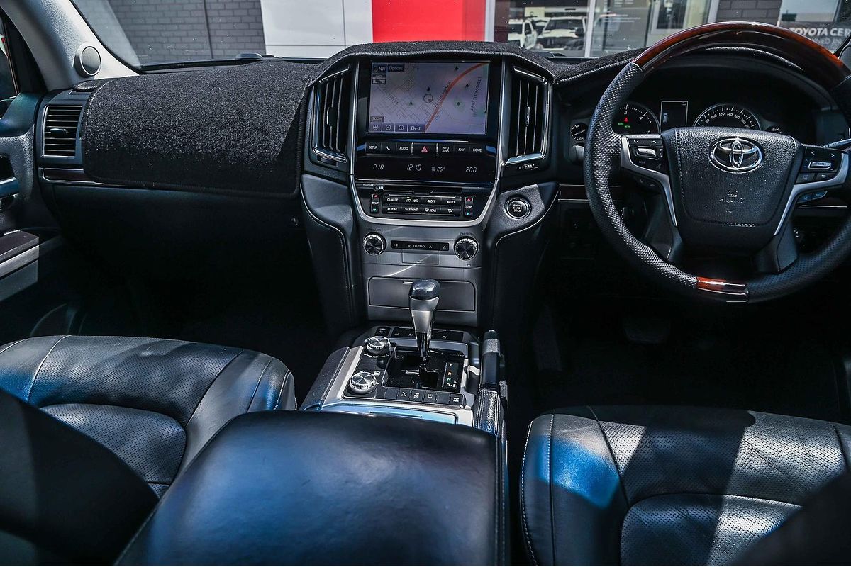 2016 Toyota Landcruiser Sahara VDJ200R