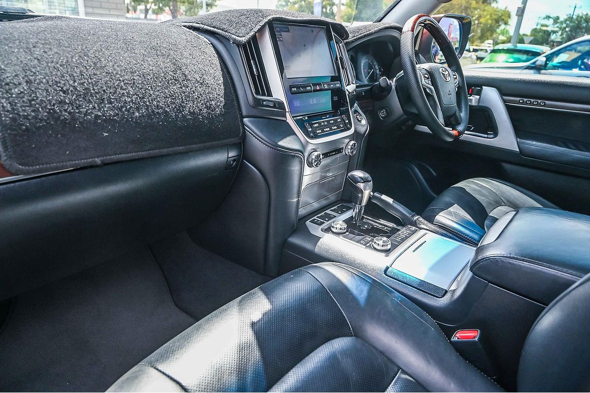 2016 Toyota Landcruiser Sahara VDJ200R