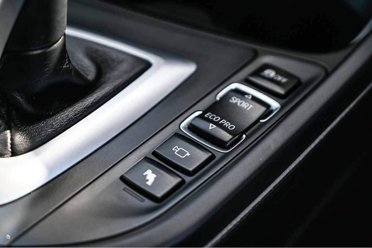 2014 BMW 3 Series 328i Sport Line F30