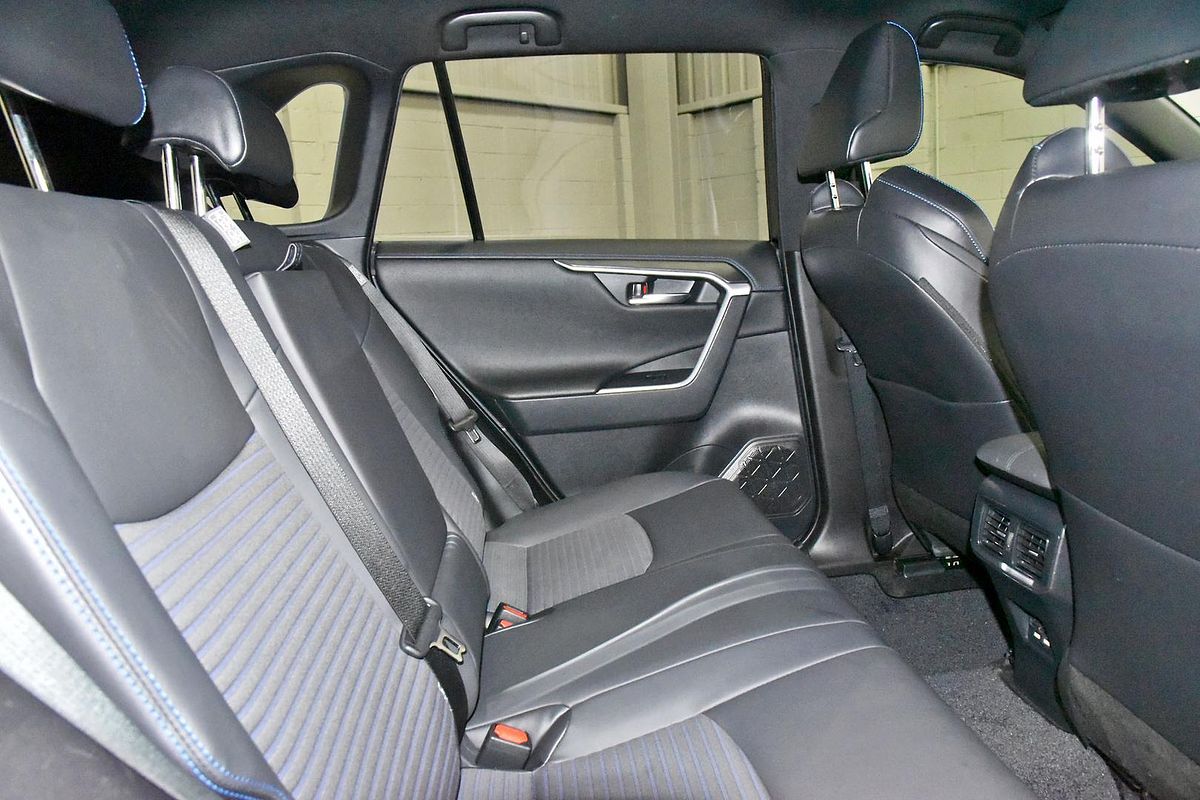 2021 Toyota RAV4 XSE AXAH52R