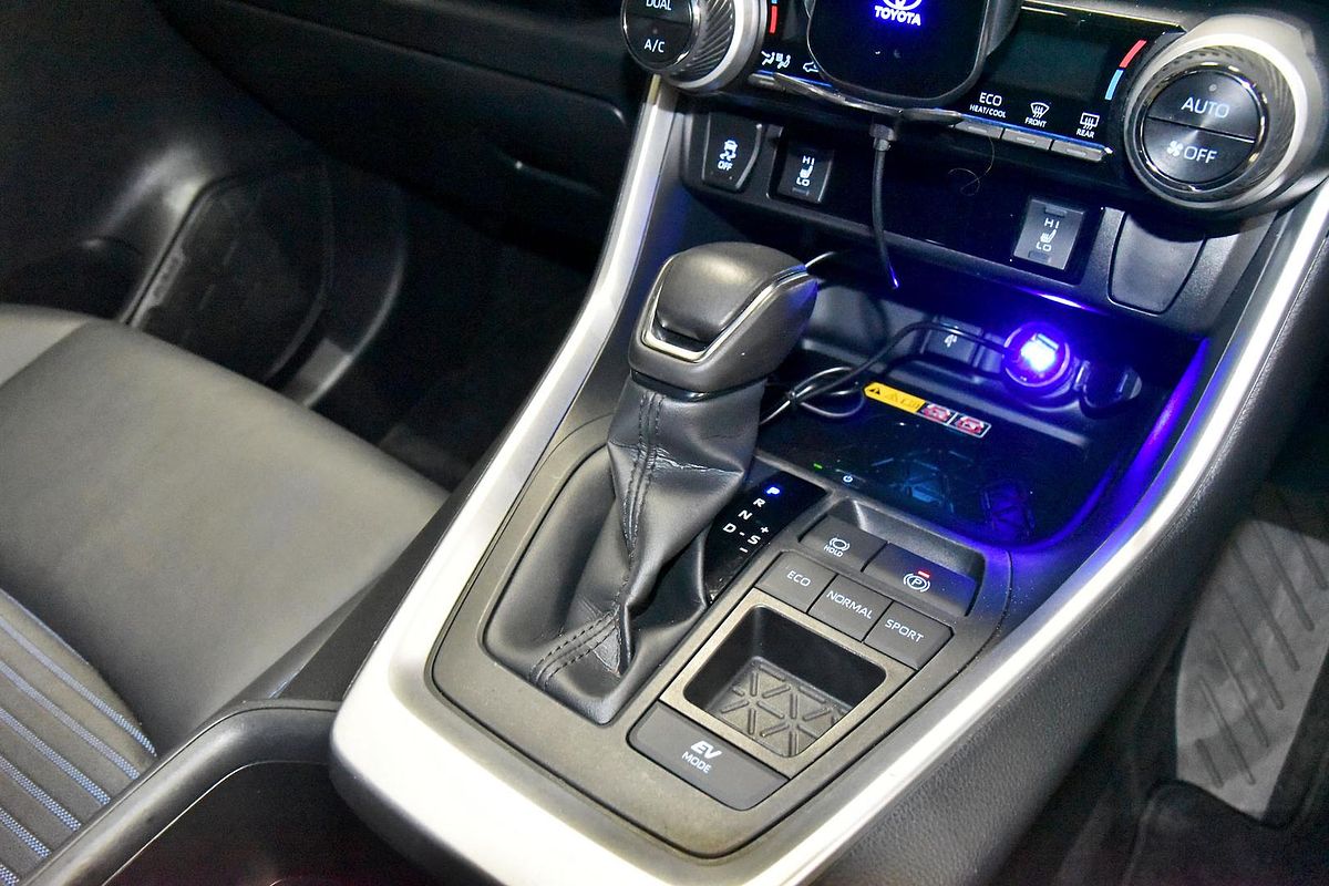 2021 Toyota RAV4 XSE AXAH52R