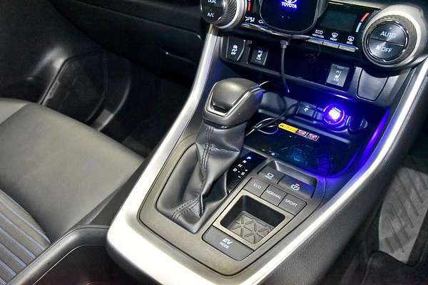 2021 Toyota RAV4 XSE AXAH52R
