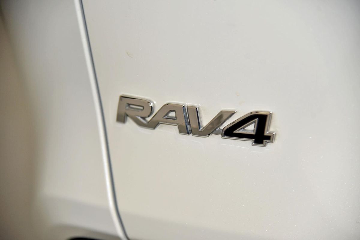 2021 Toyota RAV4 XSE AXAH52R