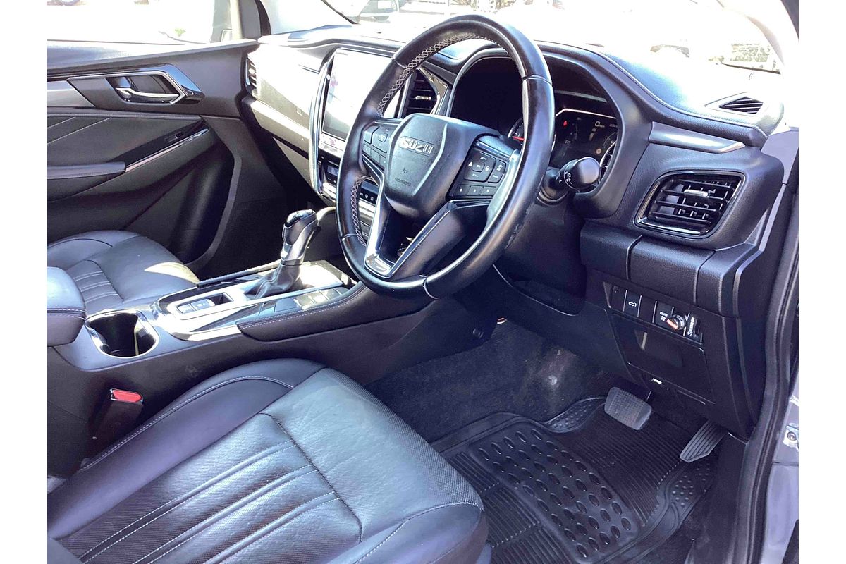 2021 Isuzu MU-X LS-T
