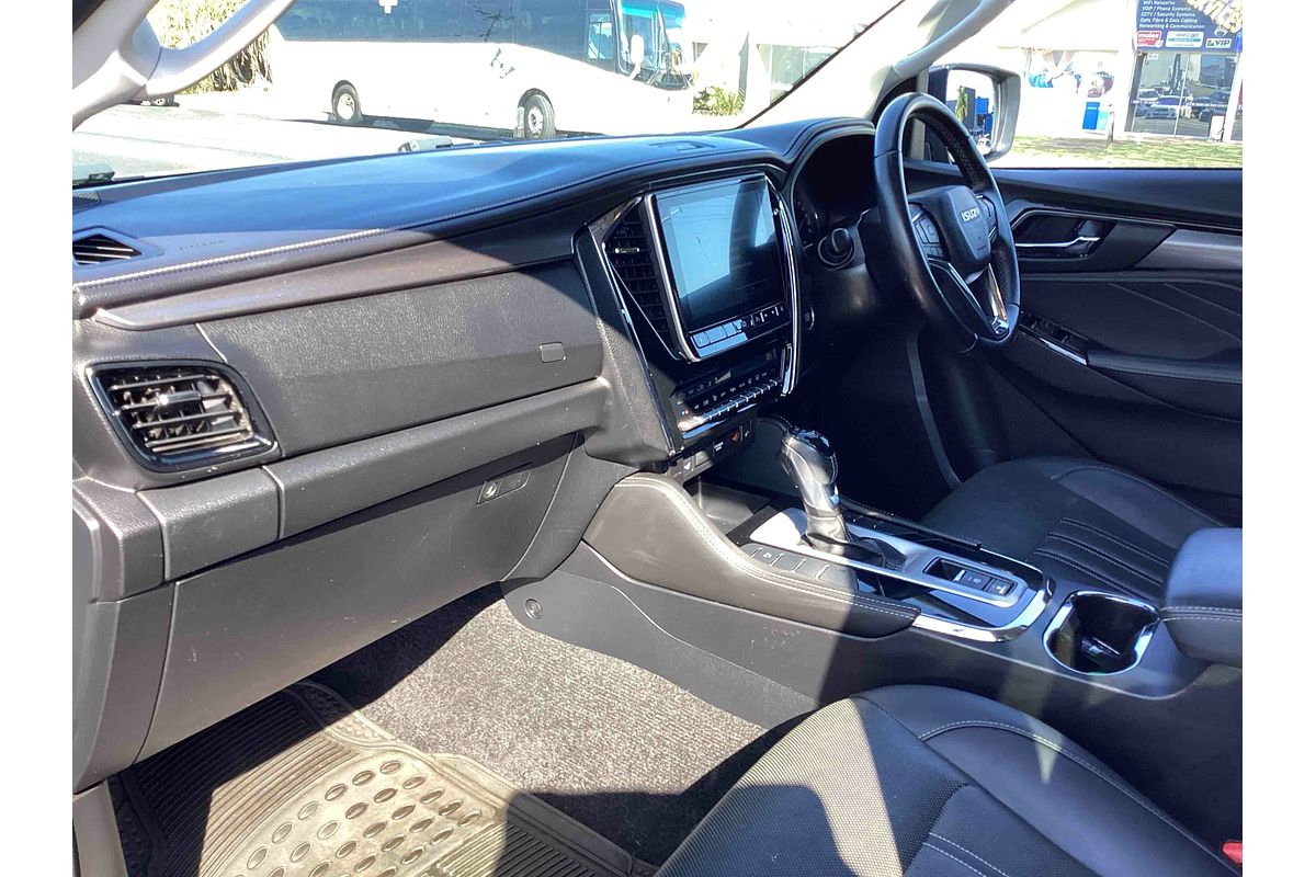 2021 Isuzu MU-X LS-T