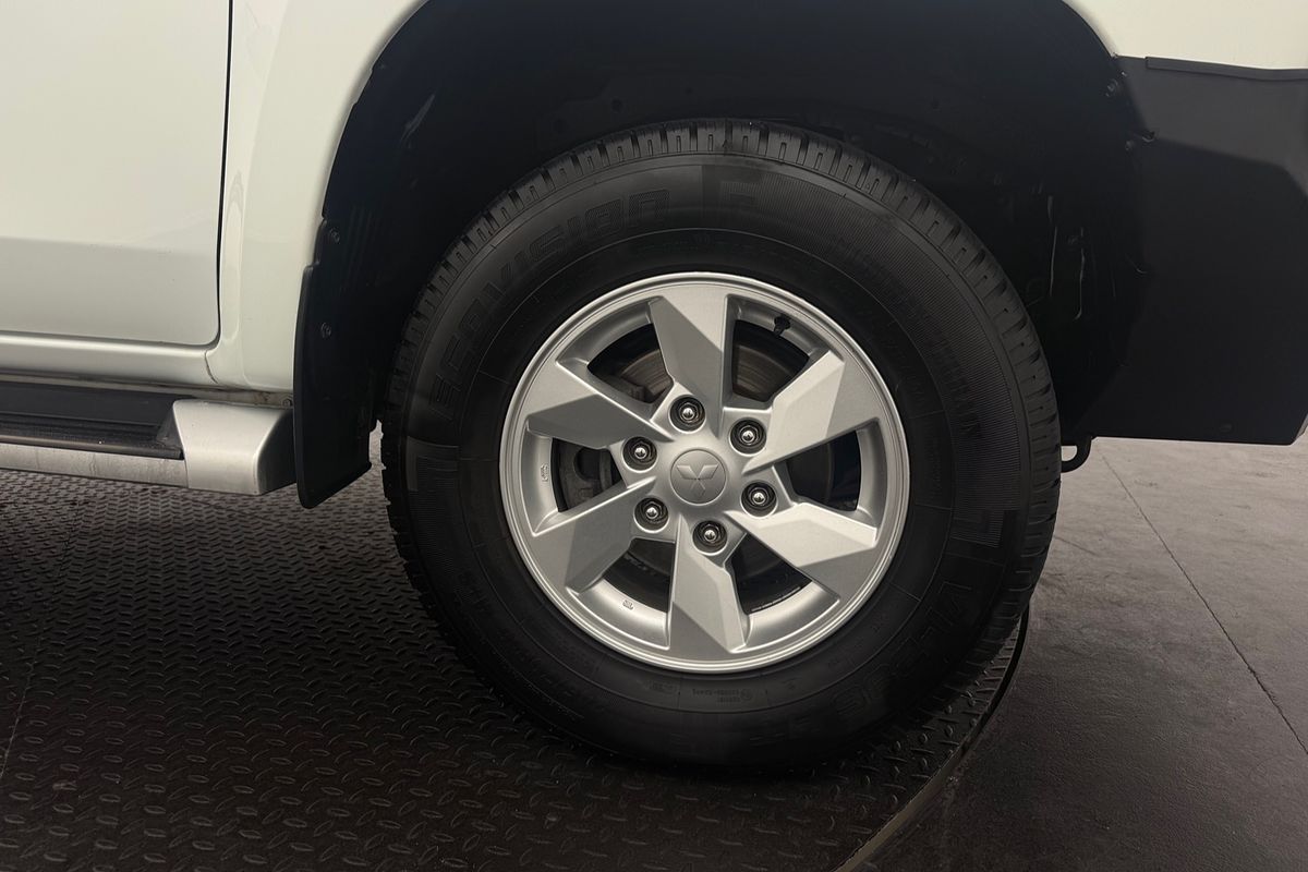 2019 Mitsubishi Triton GLX+ MR 4X4