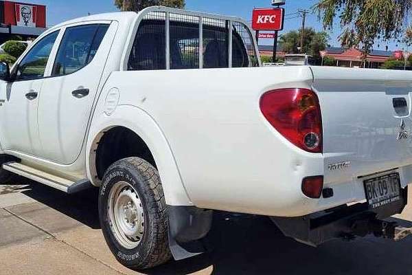 2011 Mitsubishi Triton GLX MN 4X4
