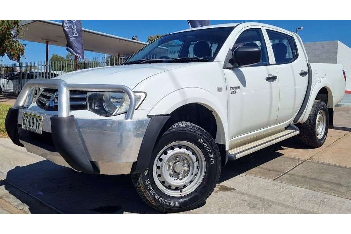 2011 Mitsubishi Triton GLX MN 4X4