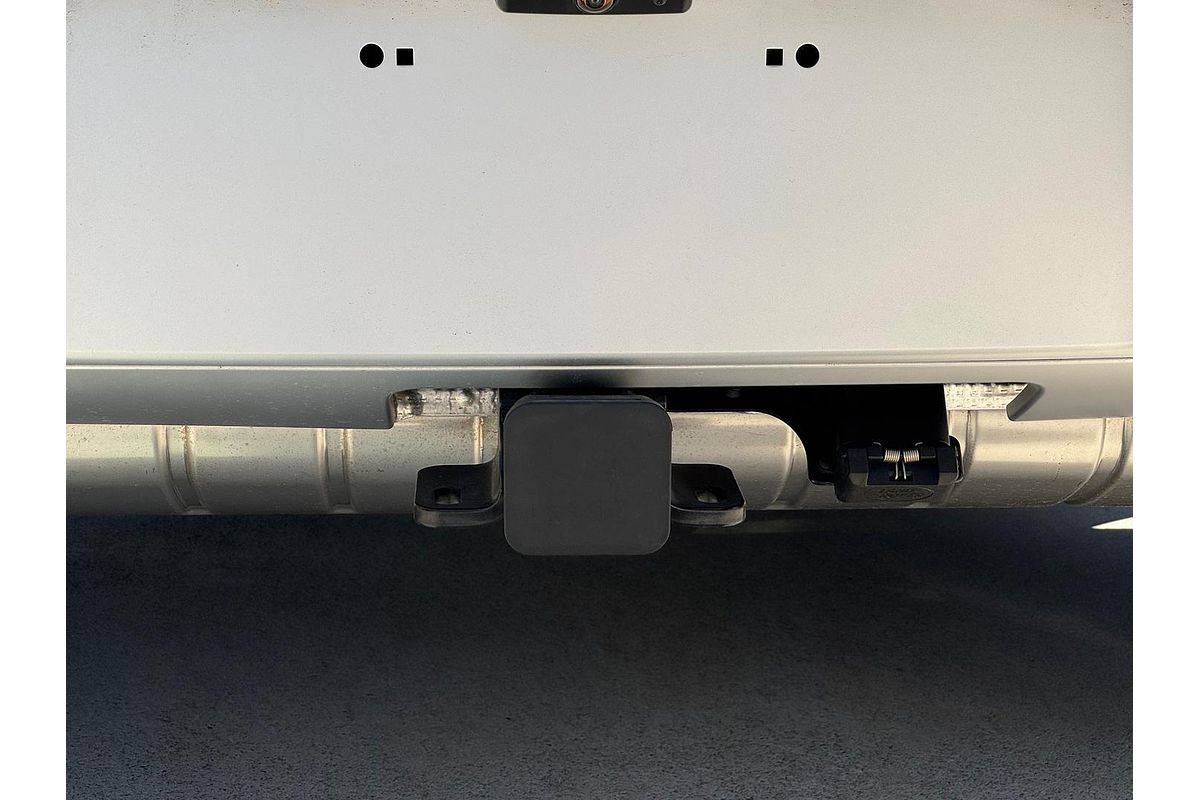 2024 Land Rover Defender 110 P300 S L663
