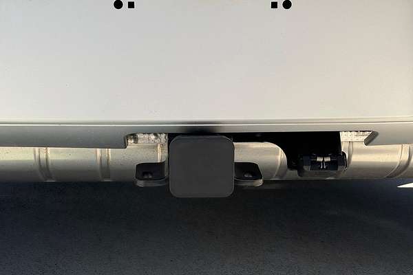 2024 Land Rover Defender 110 P300 S L663