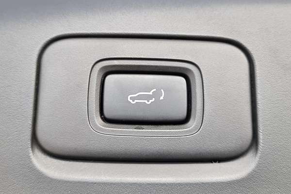 2024 Isuzu MU-X LS-T