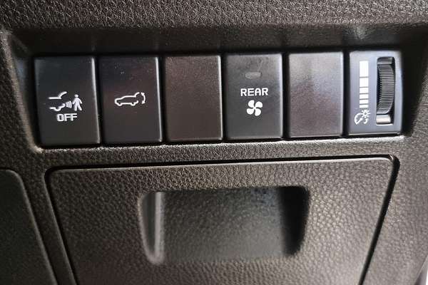 2024 Isuzu MU-X LS-T