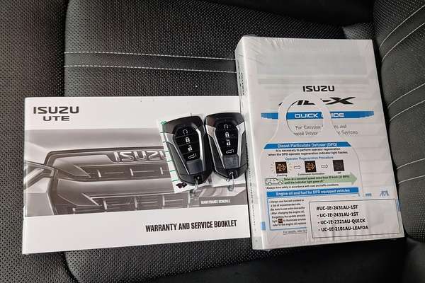 2024 Isuzu MU-X LS-T