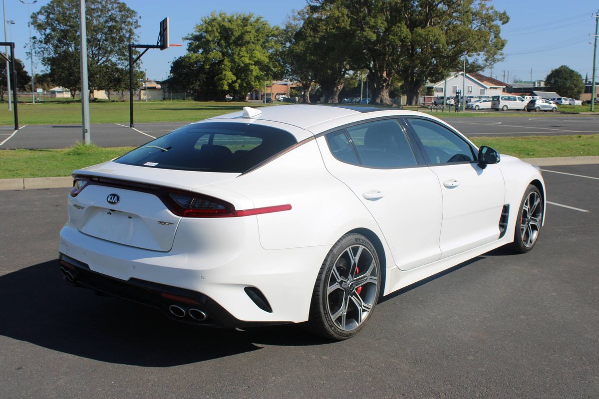 2017 KIA STINGER GT (BLACK LEATHER) 8 SP AUTOMATIC 4D SEDAN TV6