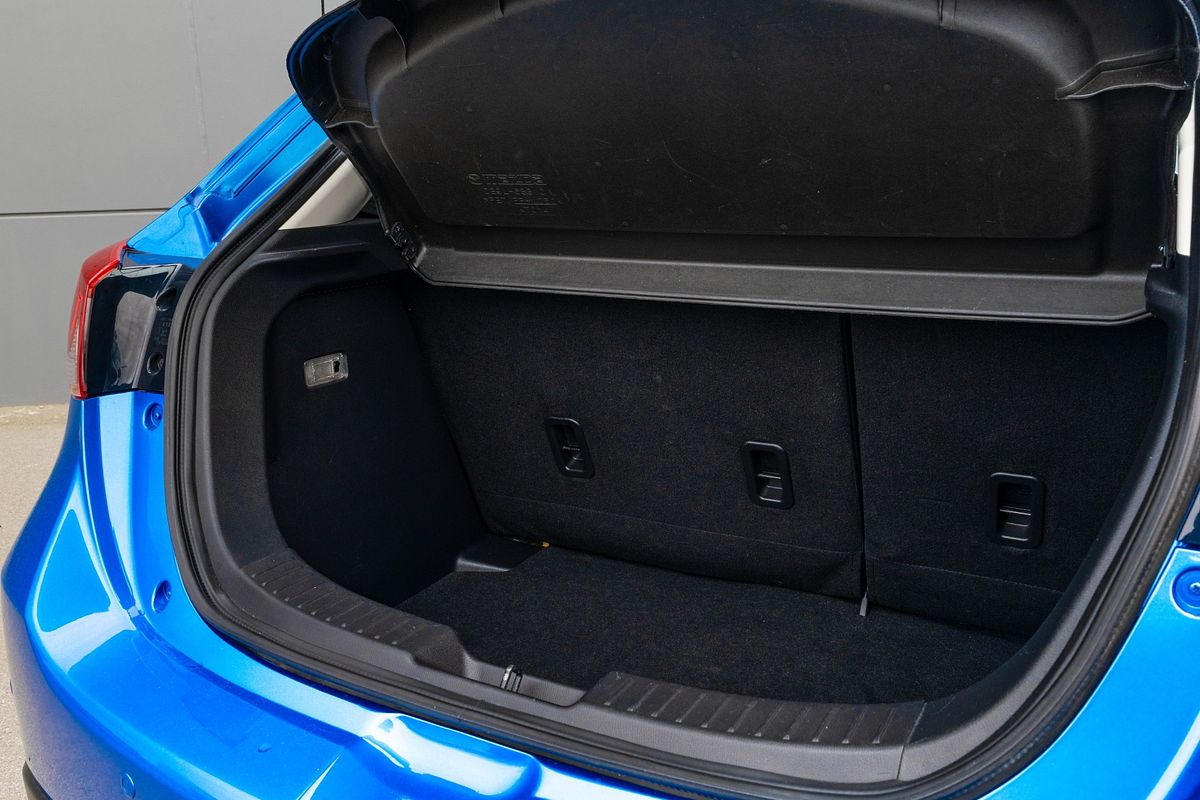 2018 Mazda 2 Gsx 1.5P/6Mt