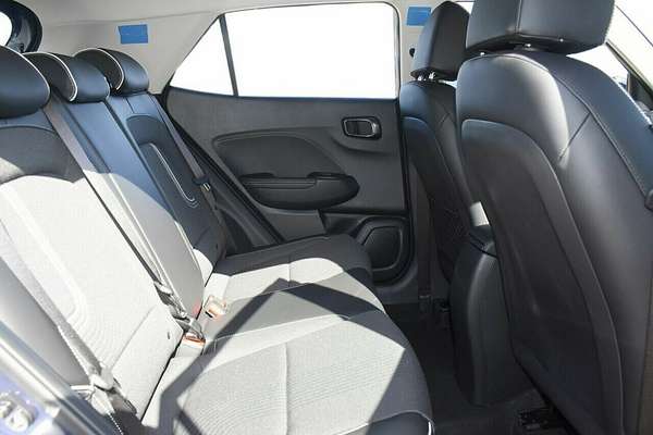 2025 Hyundai Venue Active QX.V5