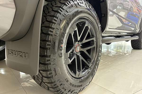 2025 Isuzu D-MAX BLADE 4X4
