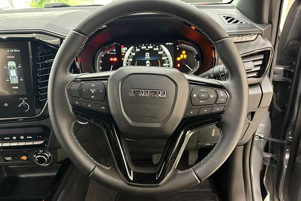 2025 Isuzu D-MAX BLADE 4X4