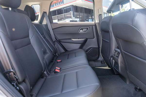 2025 Nissan X-TRAIL ST-L e-POWER T33