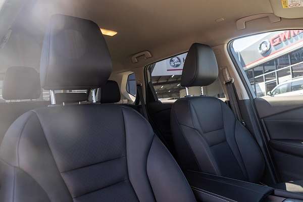 2025 Nissan X-TRAIL ST-L e-POWER T33