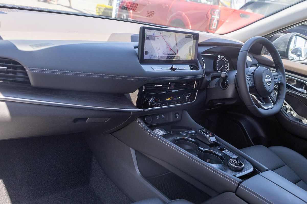 2025 Nissan X-TRAIL ST-L e-POWER T33