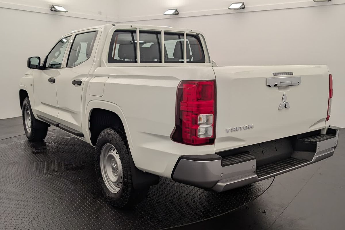 2025 Mitsubishi Triton GLX MV 4X4