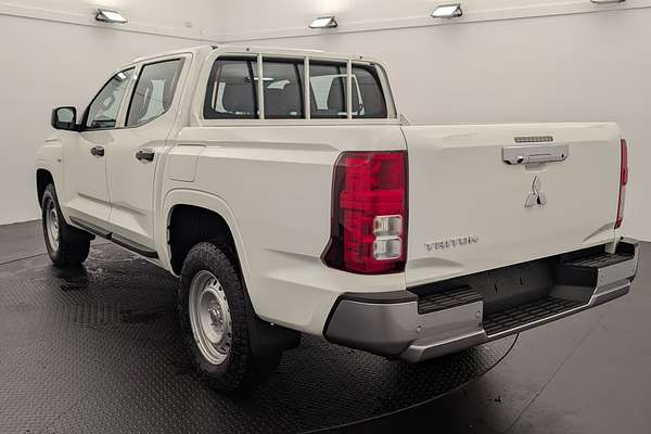 2025 Mitsubishi Triton GLX MV 4X4