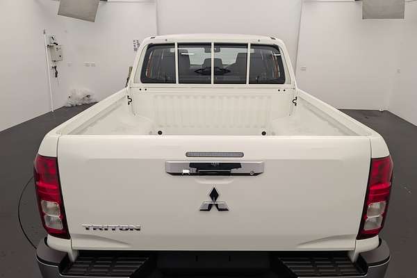 2025 Mitsubishi Triton GLX MV 4X4