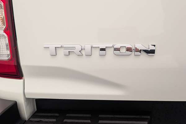 2025 Mitsubishi Triton GLX MV 4X4