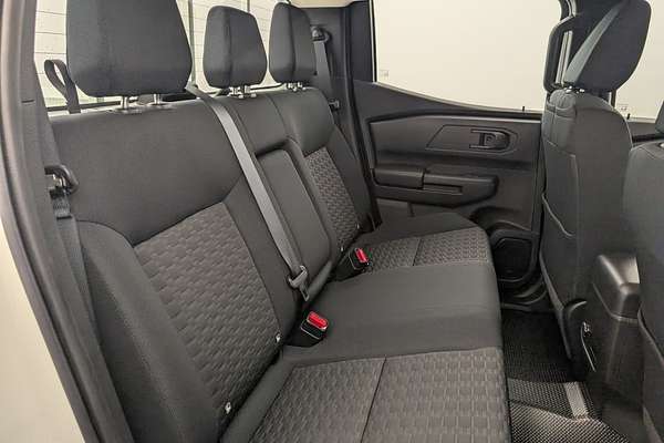 2025 Mitsubishi Triton GLX MV 4X4