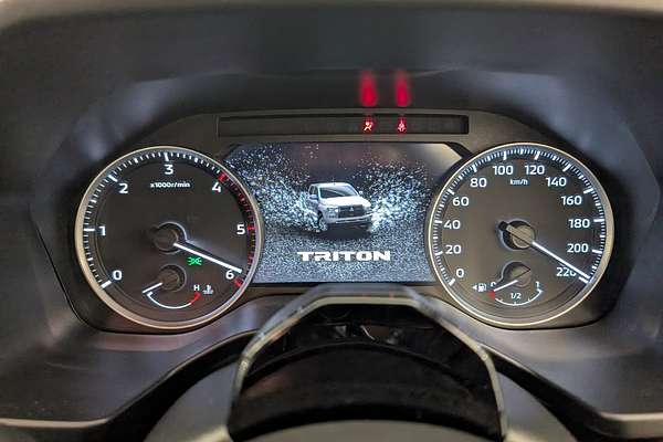 2025 Mitsubishi Triton GLX MV 4X4