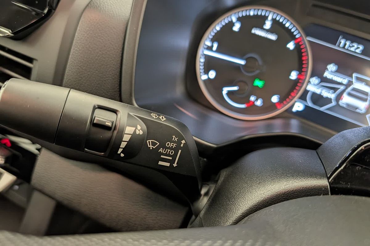 2025 Mitsubishi Triton GLX MV 4X4