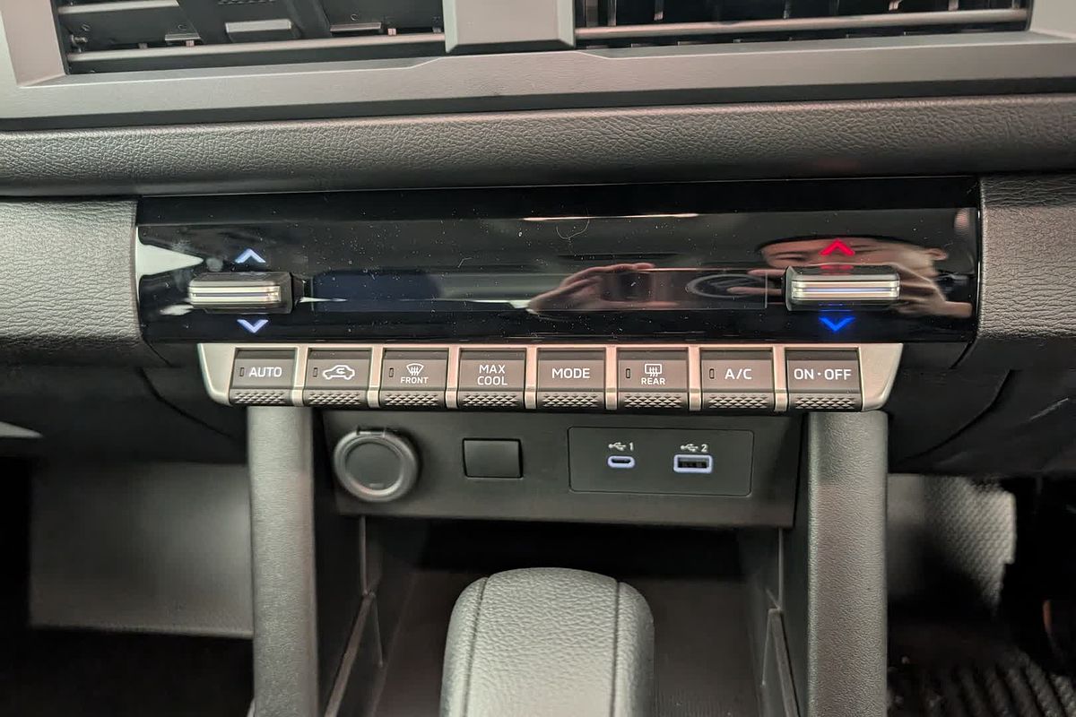 2025 Mitsubishi Triton GLX MV 4X4