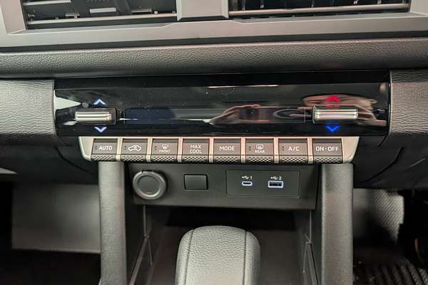 2025 Mitsubishi Triton GLX MV 4X4