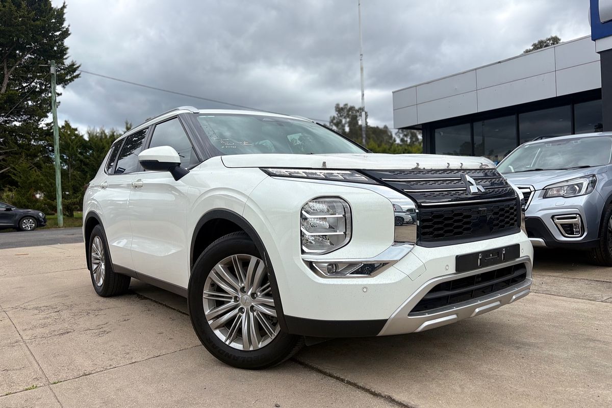 2022 Mitsubishi Outlander LS ZM