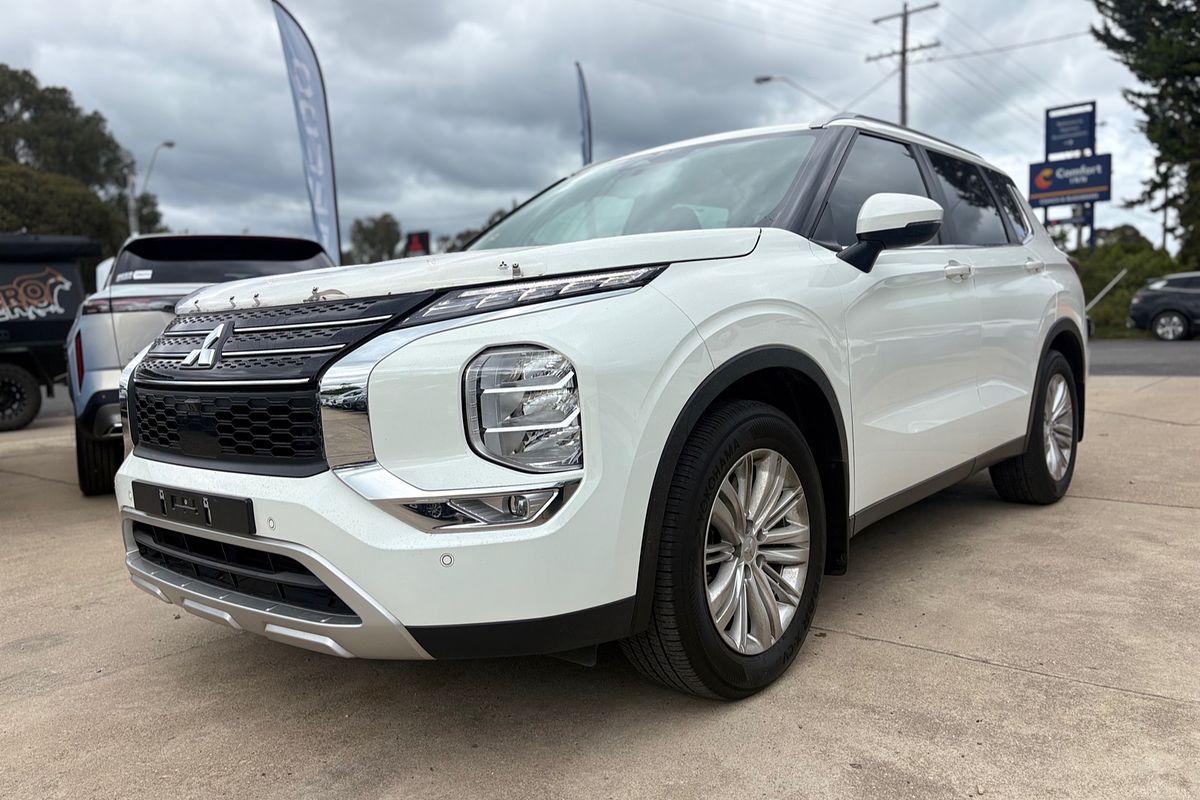 2022 Mitsubishi Outlander LS ZM