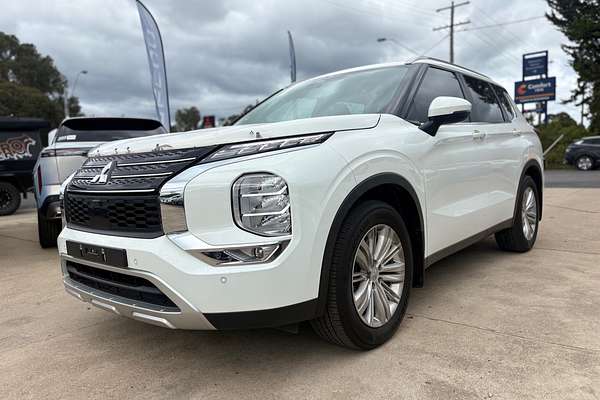 2022 Mitsubishi Outlander LS ZM